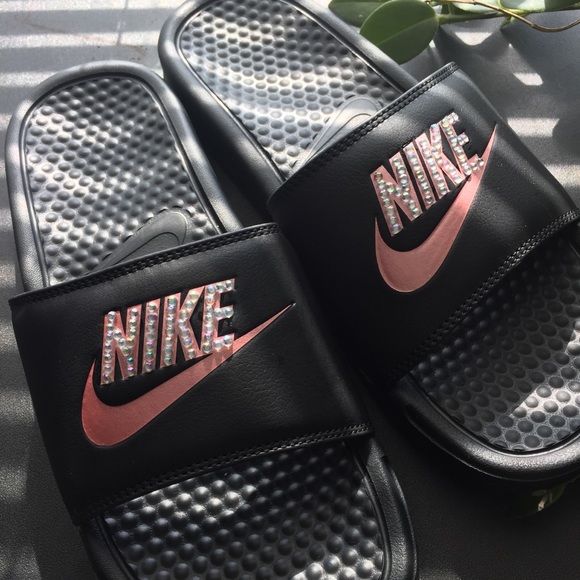 Black Nike Slides With Pink - Picture 3 of 3